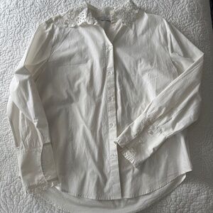 White poplin shirt with collar lace detail